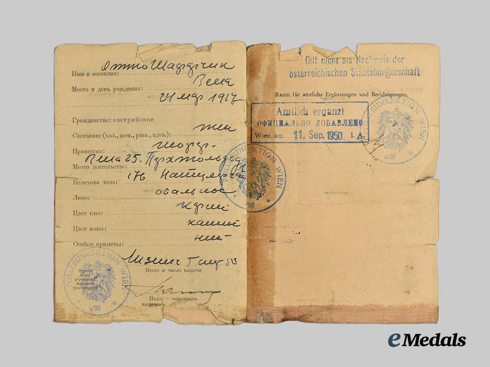 germany,_wehrmacht._a_mixed_lot_of_service_books_to_decorated_eastern_and_western_front_combatants___m_n_c5475
