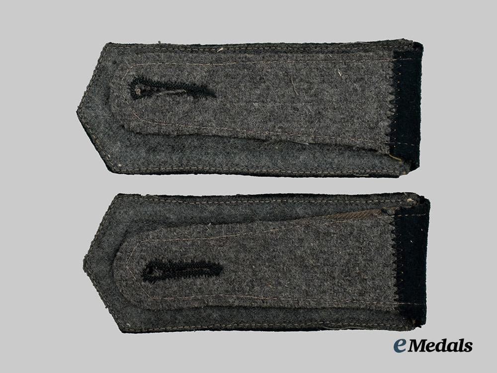 germany,_heer._a_set_of_oberfeldwebel_shoulder_straps,_first_pattern___m_n_c5505