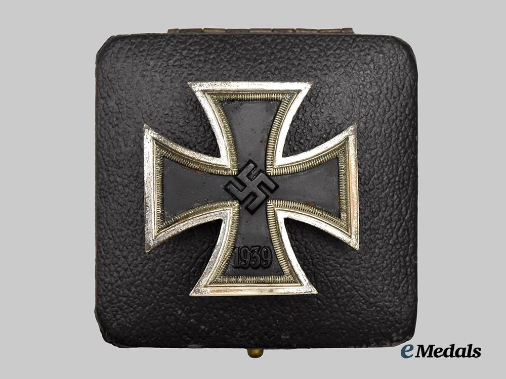 germany,_wehrmacht._a1939_iron_cross_i_class,_double-_marked_version_with_case,_by_steinhauer&_lück___m_n_c5508