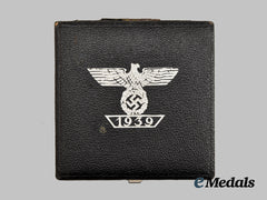 Germany, Wehrmacht. A 1939 Clasp to the Iron Cross I Class, Type II with Case, by an Unknown Maker