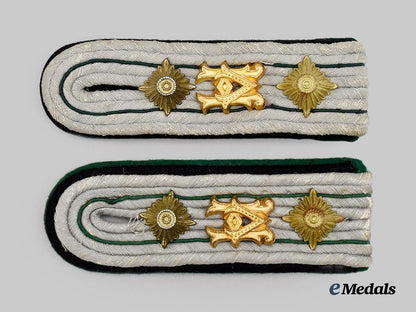 germany,_heer._a_set_of_technical_administration_officer-_grade_shoulder_boards___m_n_c5516