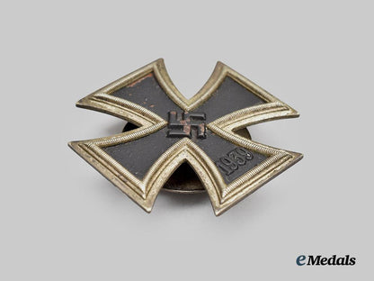 germany,_wehrmacht._a1939_iron_cross_i_class,_screwback_version,_by_c._f._zimmermann___m_n_c5525
