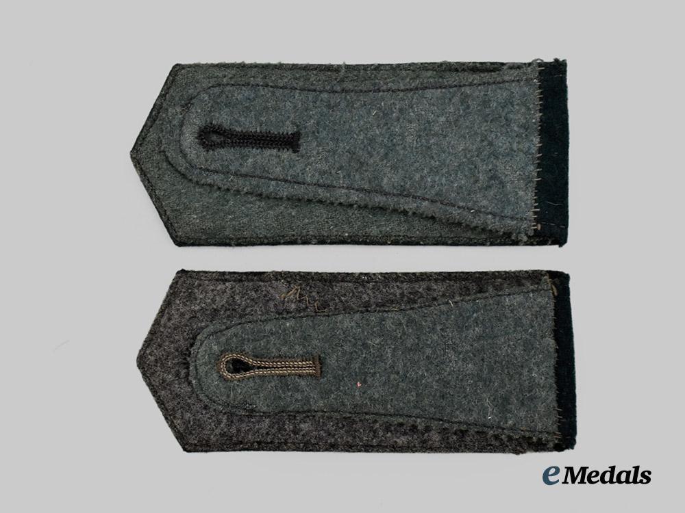 germany,_heer._a_set_of_enlisted_ranks_shoulder_straps,_first_pattern___m_n_c5530
