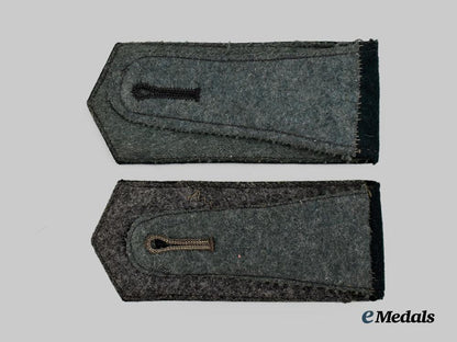 germany,_heer._a_set_of_enlisted_ranks_shoulder_straps,_first_pattern___m_n_c5530