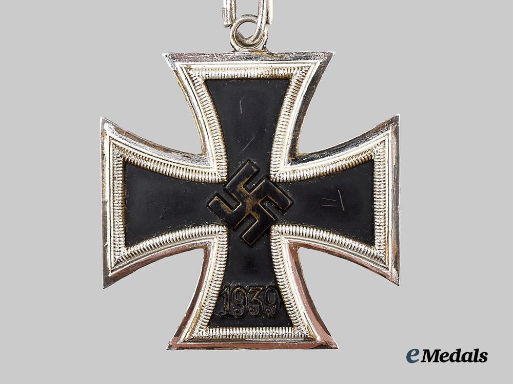 germany,_federal_republic._a_knight’s_cross_of_the_iron_cross,_exhibition_example_by_steinhauer&_lück,_c.1960___m_n_c5546