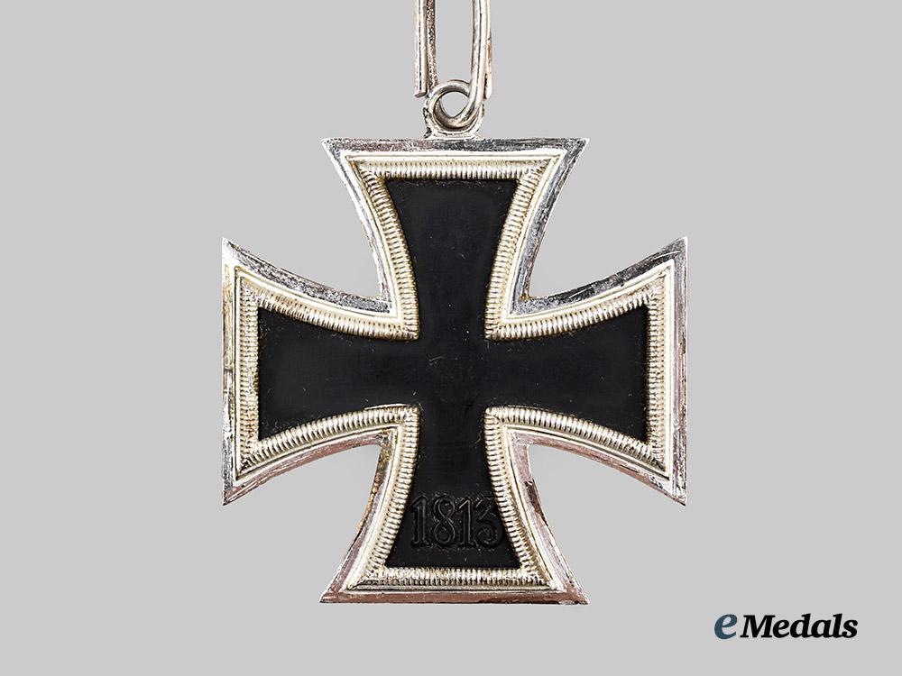 germany,_federal_republic._a_knight’s_cross_of_the_iron_cross,_exhibition_example_by_steinhauer&_lück,_c.1960___m_n_c5547