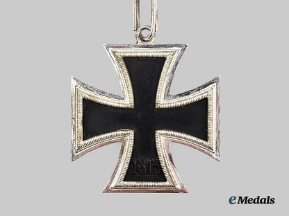 germany,_federal_republic._a_knight’s_cross_of_the_iron_cross,_exhibition_example_by_steinhauer&_lück,_c.1960___m_n_c5547