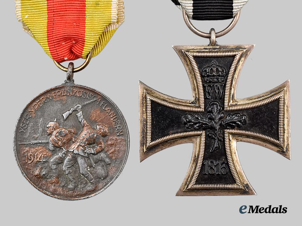 germany,_imperial._a_pair_of_decorations_for_first_world_war_combatants___m_n_c5550
