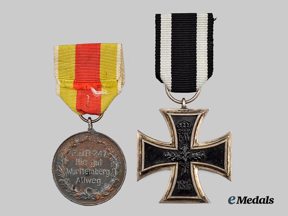 germany,_imperial._a_pair_of_decorations_for_first_world_war_combatants___m_n_c5551