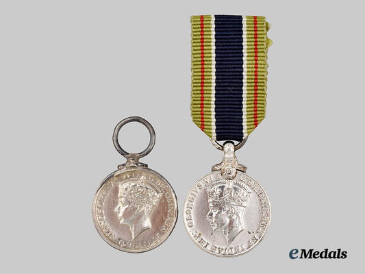 two_miniature_medals___m_n_c5559