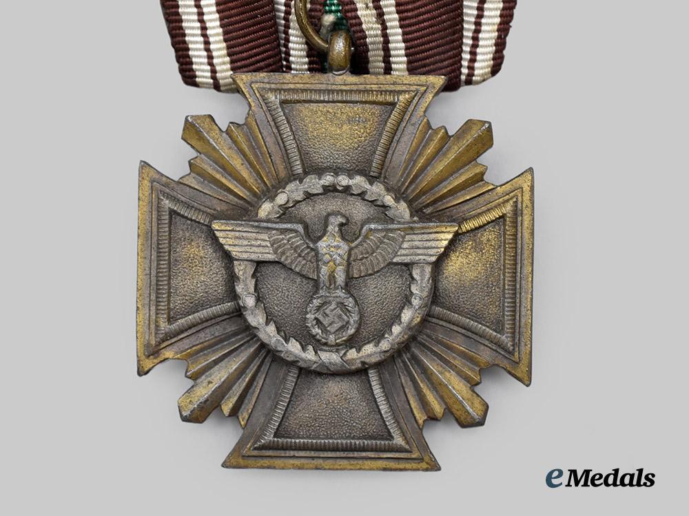 germany,_n_s_d_a_p._a_long_service_award,_i_i_i_class_for10_years,_on_single_mount___m_n_c5567