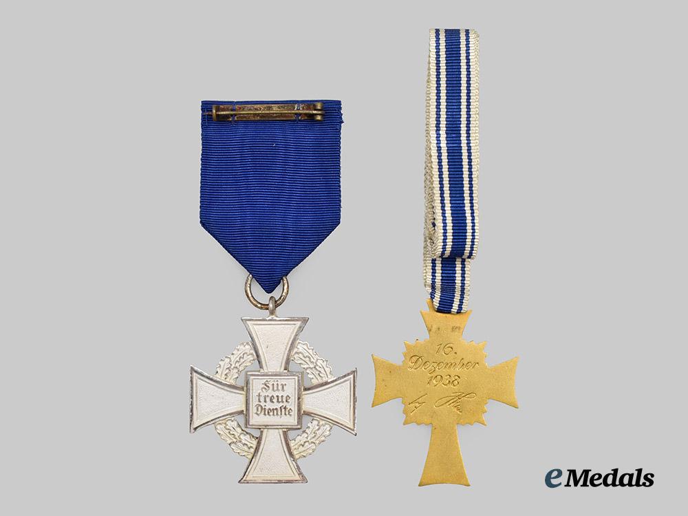 germany,_third_reich._a_pair_of_cased_awards_for_civil_service___m_n_c5578