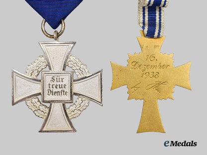 germany,_third_reich._a_pair_of_cased_awards_for_civil_service___m_n_c5579