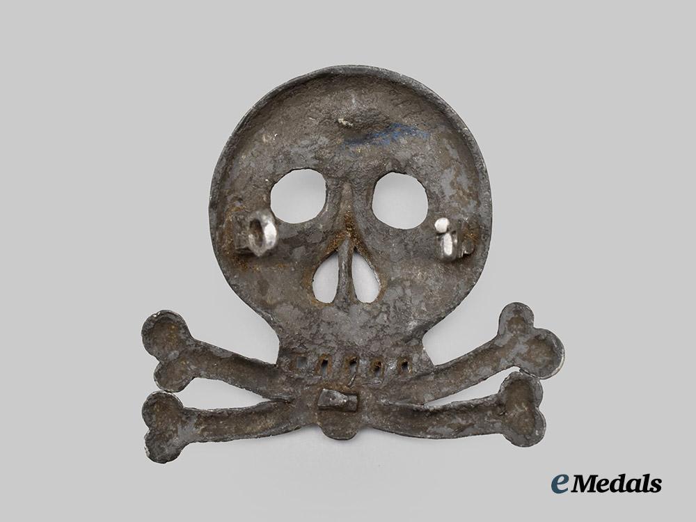 germany,_imperial._a_large_braunschweig-_style_totenkopf_headgear_emblem___m_n_c5580