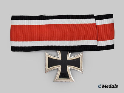 german,_federal_republic._a_knight’s_cross_of_the_iron_cross_with_oak_leaves,_early_exhibition_example_by_steinhauer&_lück___m_n_c5592