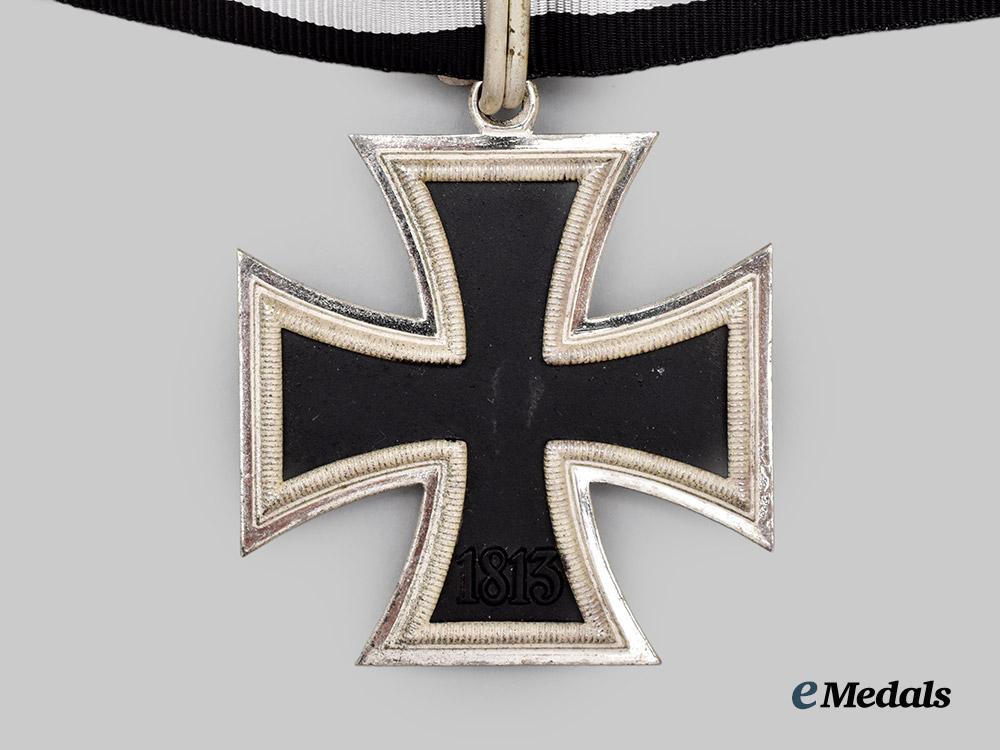 german,_federal_republic._a_knight’s_cross_of_the_iron_cross_with_oak_leaves,_early_exhibition_example_by_steinhauer&_lück___m_n_c5593