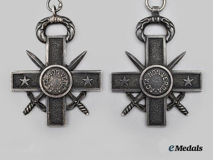 international._a_lot_of_two_unknown_military_merit_crosses___m_n_c5598