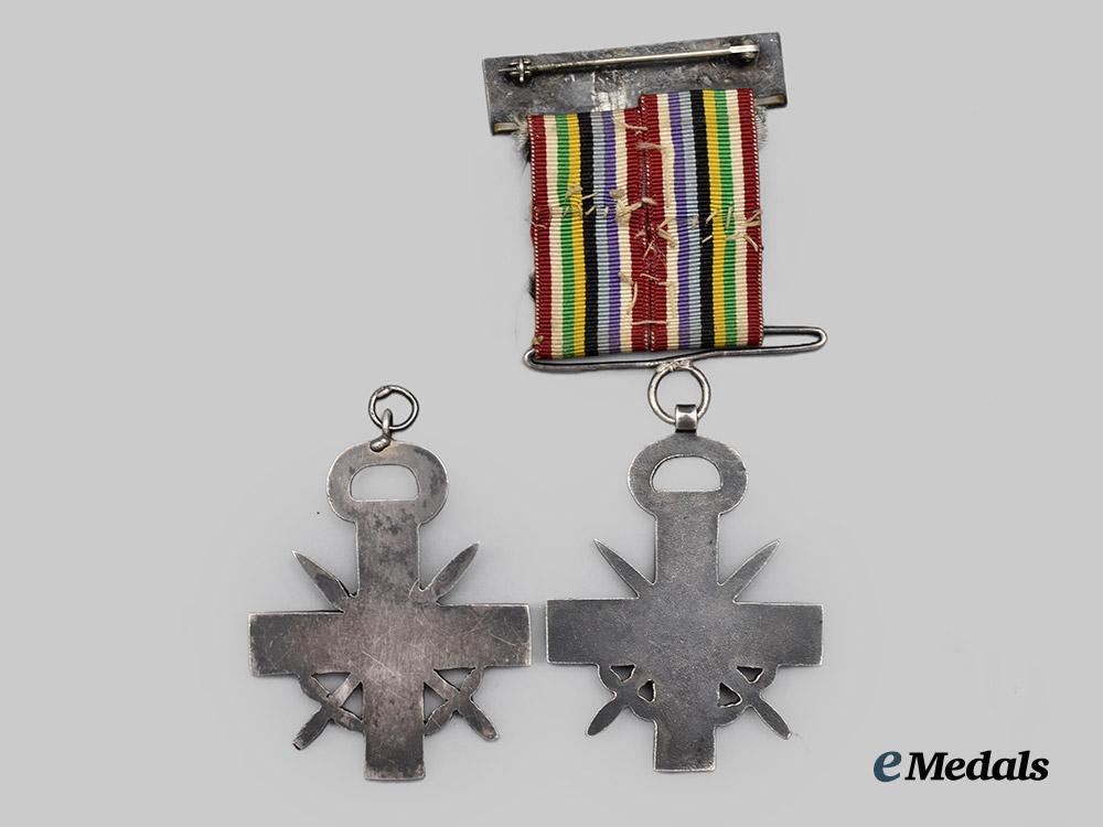 international._a_lot_of_two_unknown_military_merit_crosses___m_n_c5600