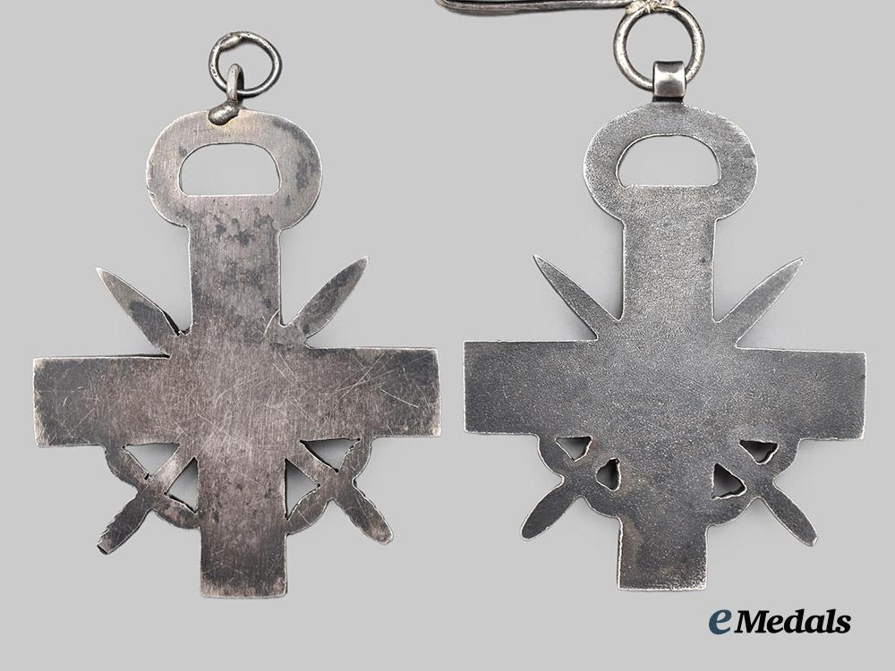 international._a_lot_of_two_unknown_military_merit_crosses___m_n_c5601