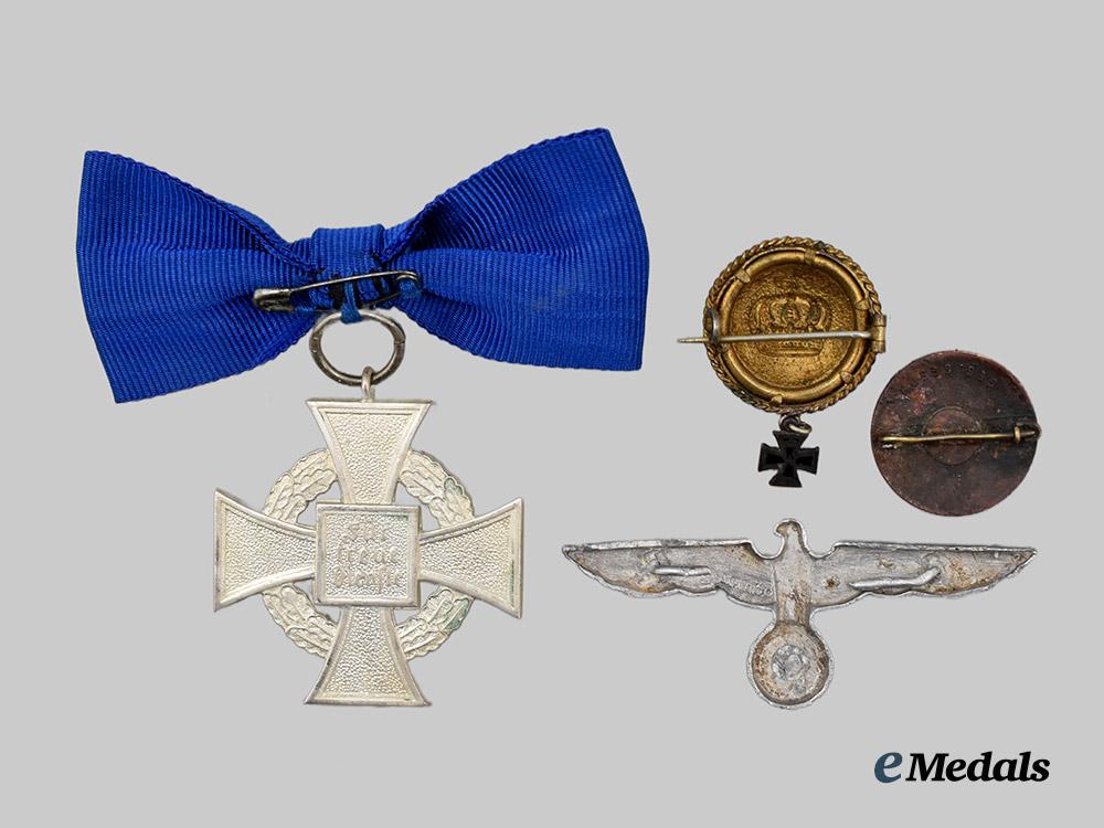 germany,_third_reich._a_mixed_lot_of_insignia___m_n_c5602