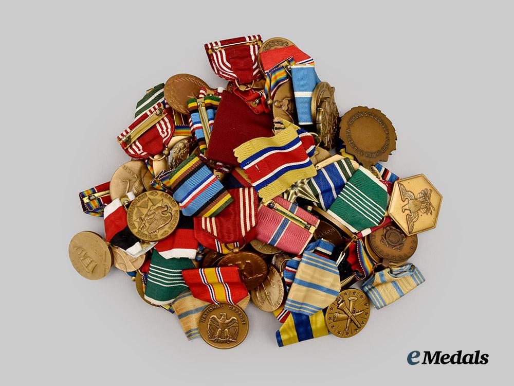 united_states._lot_of_sixty_armed_forces_medals_and_awards___m_n_c5624