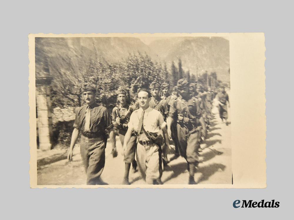 international._a_lot_of_second_war_photographs___m_n_c5644
