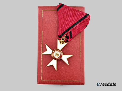 württemberg,_kingdom._an_order_of_the_württemberg_crown,_knight’s_cross_with_case,_c.1916___m_n_c5645