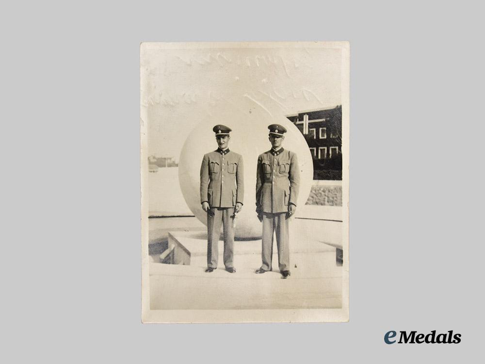 international._a_lot_of_second_war_photographs___m_n_c5650