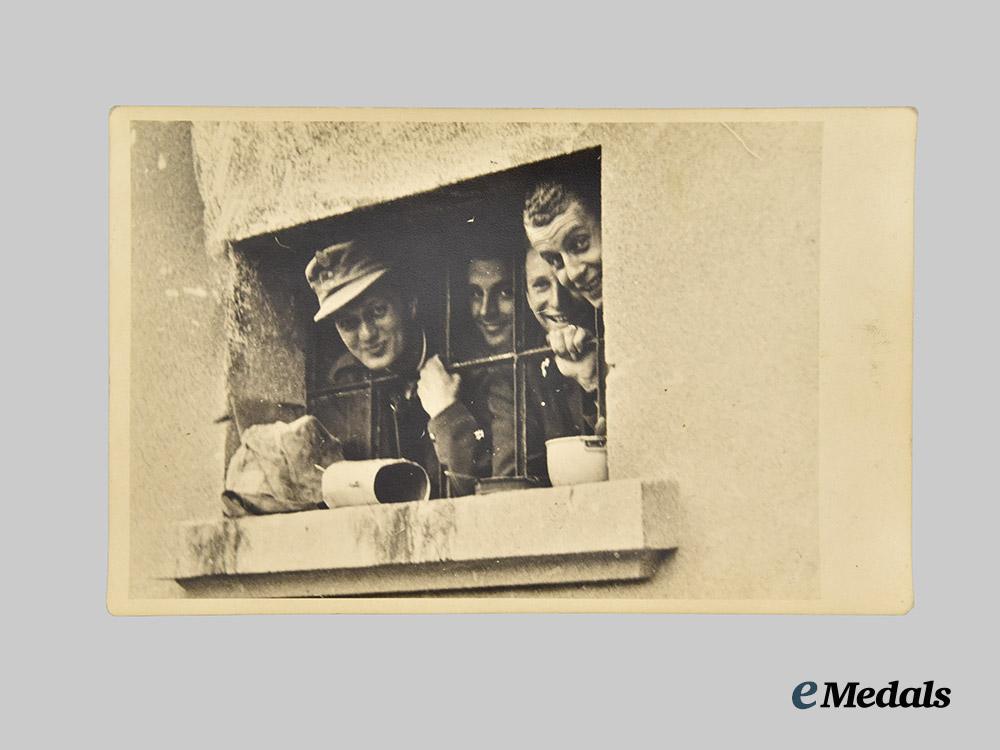 international._a_lot_of_second_war_photographs___m_n_c5654