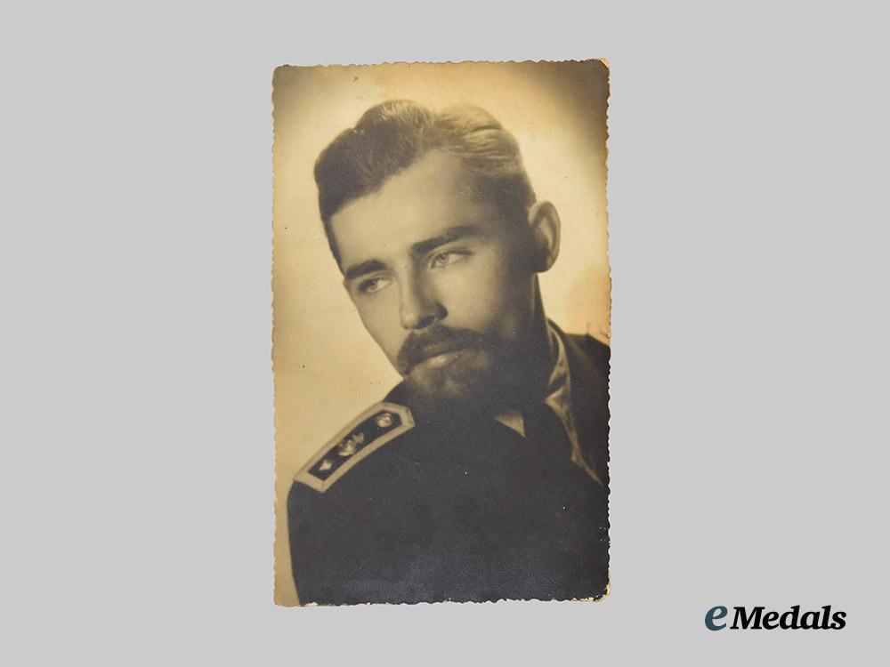international._a_lot_of_second_war_photographs___m_n_c5670
