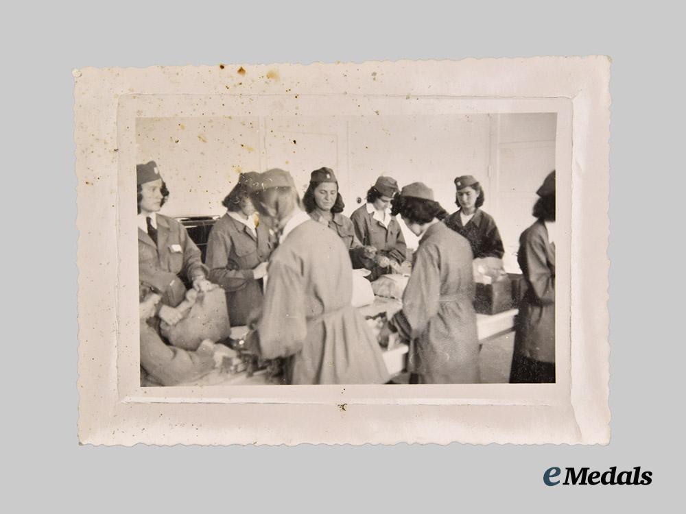 international._a_lot_of_second_war_photographs___m_n_c5674