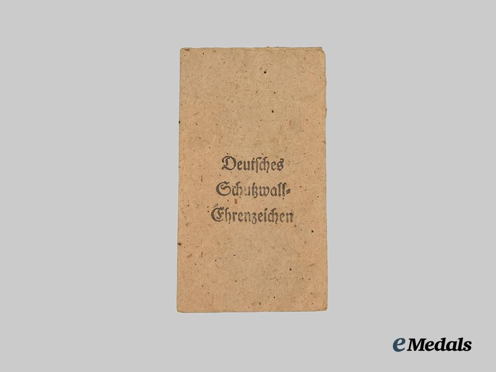 germany,_third_reich._a_mixed_lot_of_awards_for_civil_and_military_service___m_n_c5683