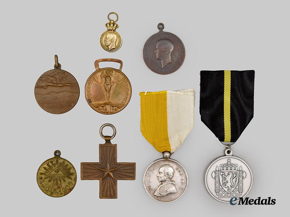 international._a_lot_of_assorted_european_medals___m_n_c5751