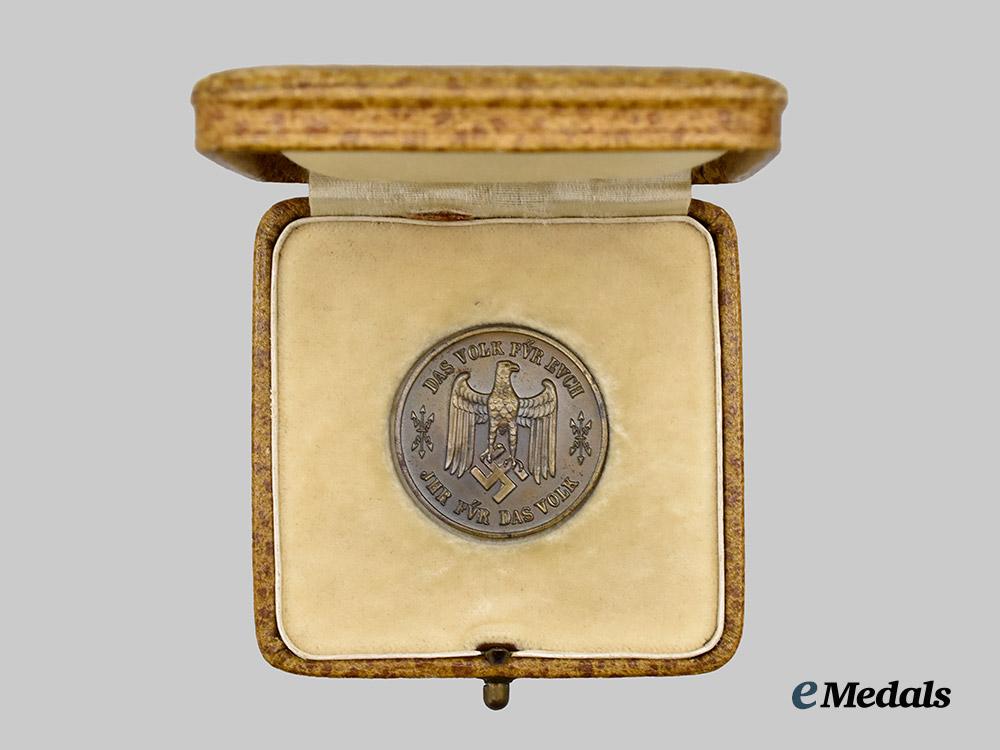 germany,_heer._a1936_nachrichten-_abteilung10_deployment_medallion,_with_case___m_n_c5770