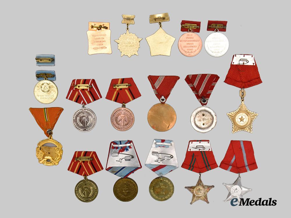 international._a_mixed_lot_of_eastern_bloc_medals_and_decorations___m_n_c5811
