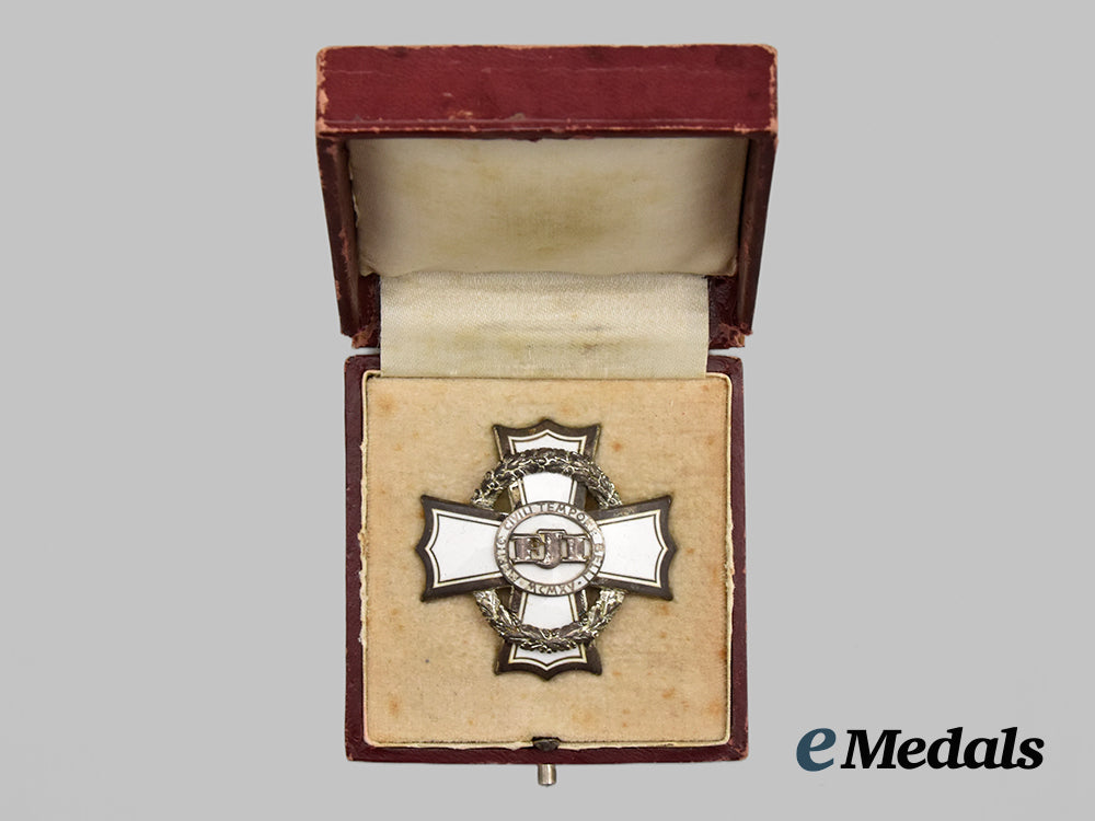 austria,_imperial._a_war_cross_for_civil_merits,_i_i_i_class,_cased,_by_rudolf_souval___m_n_c5830