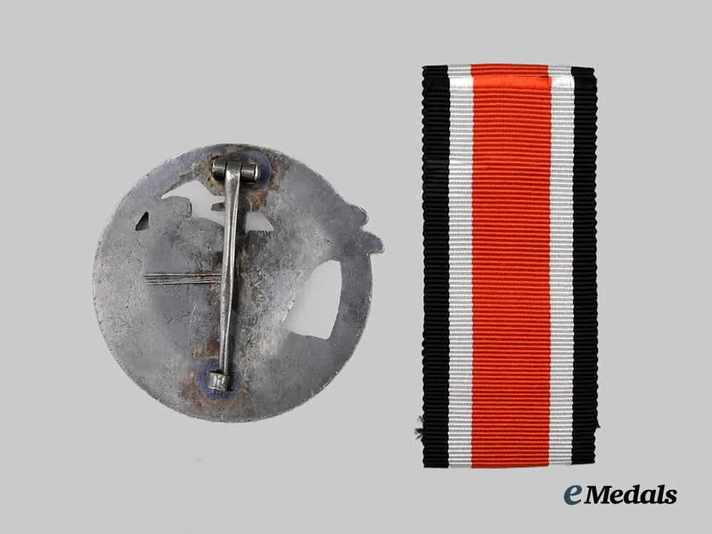 germany,_federal_republic._a_lot_of_two_kriegsmarine_badges,1957_version___m_n_c5899