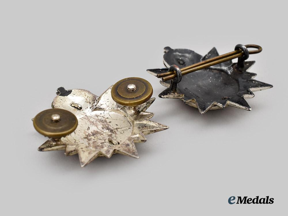 a_set_of3_rd_regiment;_victoria_rifles_of_canada_officer's_collar_badges___m_n_c5942