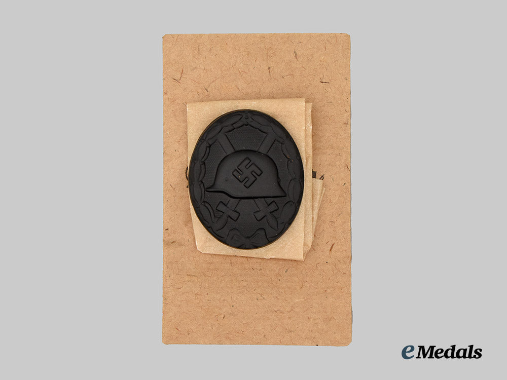 german,_wehrmacht._a_black_grade_wound_badge,_with_recipient_photo,_by_heinrich_wander___m_n_c5948