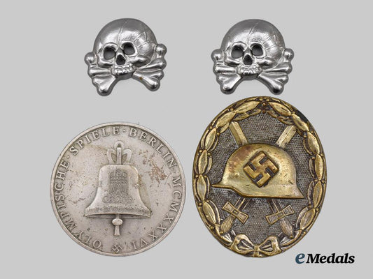 germany,_third_reich._a_lot_of_three_medals,_awards,_and_uniform_accoutrements___m_n_c5948