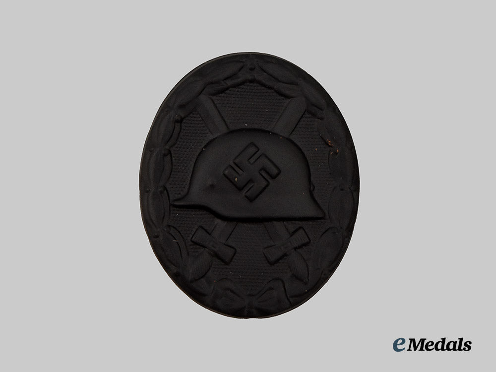 german,_wehrmacht._a_black_grade_wound_badge,_with_recipient_photo,_by_heinrich_wander___m_n_c5949