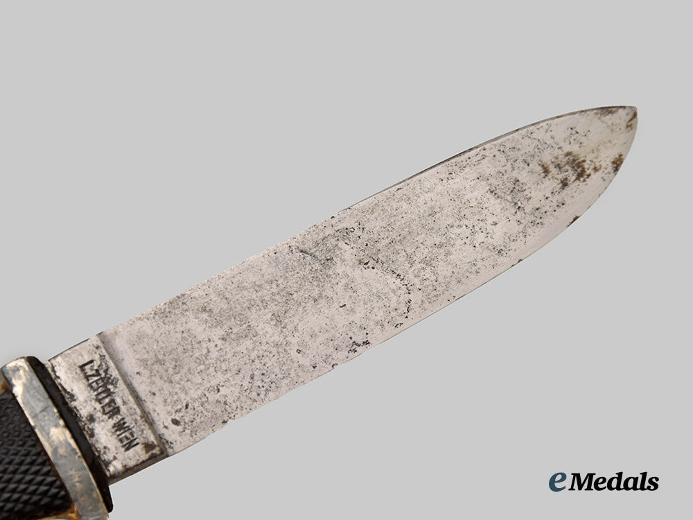 germany,_h_j._a_member’s_knife,_late-_war_example,_by_ludwig_zeitler___m_n_c5977