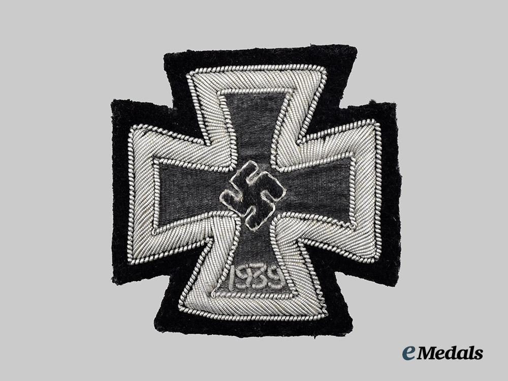 germany,_wehrmacht._a1939_iron_cross_i_class,_cloth_version,_certified_by_dietrich_maerz___m_n_c6067