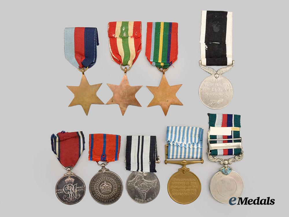 united_kingdom,_new_zealand,_pakistan._a_lot_of_nine_medals___m_n_c6102