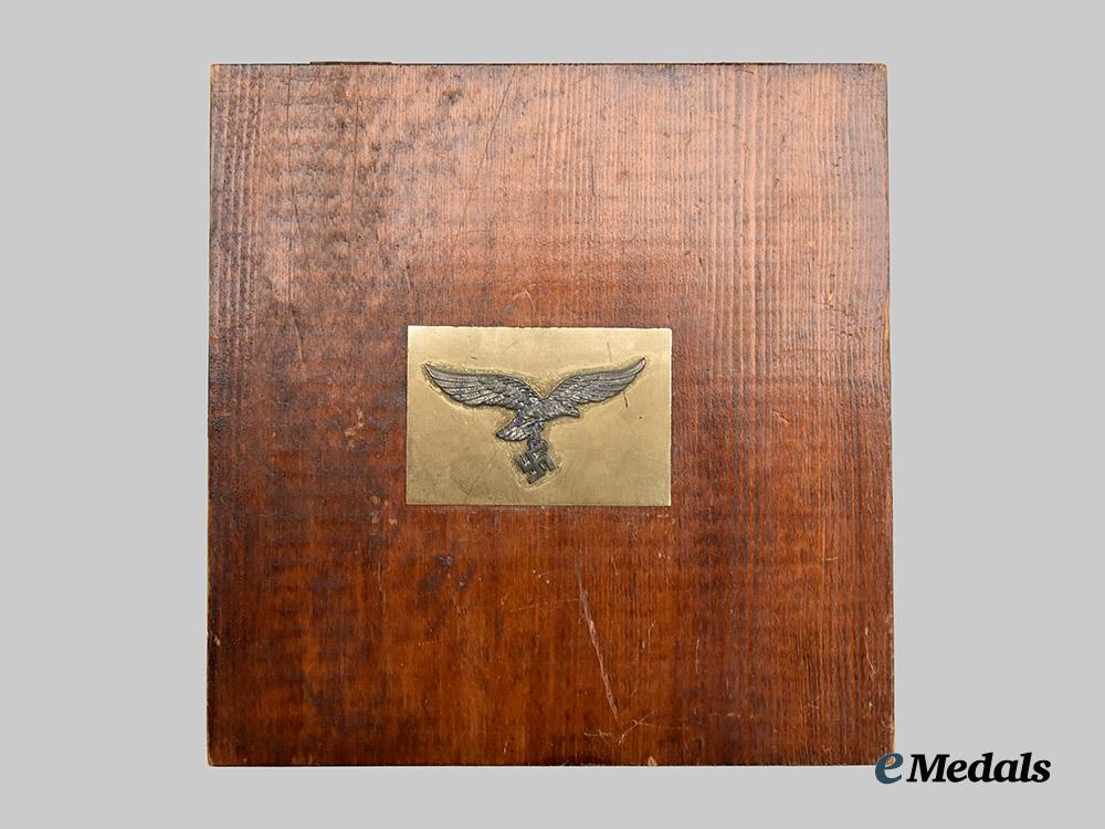 germany,_luftwaffe._a_meritorious_service_plaque,_netherlands_district_with_case,_by_imme&_sohn___m_n_c6120