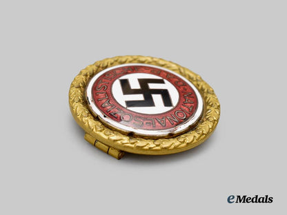 germany,_n_s_d_a_p._a_golden_party_badge,_large_version_by_deschler&_sohn,_to_josef_laßnig___m_n_c6130