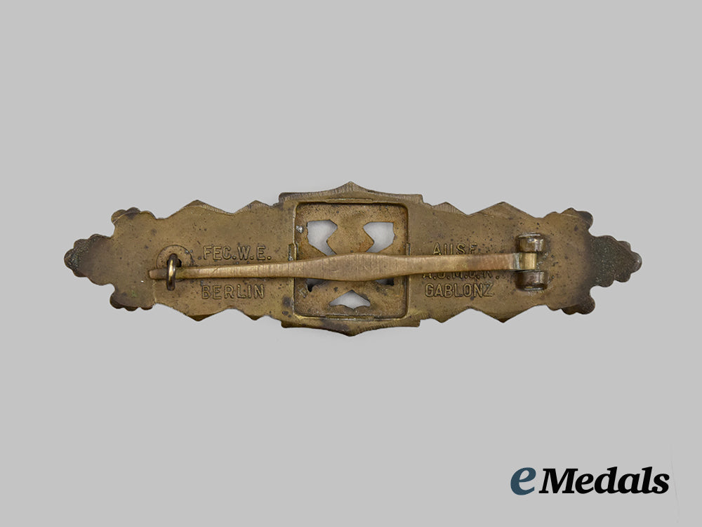 germany,_wehrmacht._a_close_combat_clasp,_bronze_grade,_by_a._g._m.u._k.___m_n_c6131