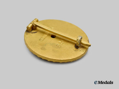 germany,_n_s_d_a_p._a_golden_party_badge,_large_version_by_deschler&_sohn,_to_josef_laßnig___m_n_c6132
