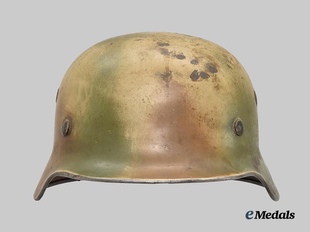 germany,_wehrmacht._an_m40_stahlhelm,_refurbished,_by_vereinigte_deutsche_nickelwerke___m_n_c6149