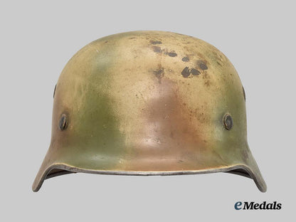 germany,_wehrmacht._an_m40_stahlhelm,_refurbished,_by_vereinigte_deutsche_nickelwerke___m_n_c6149